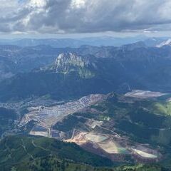 Flugwegposition um 15:22:14: Aufgenommen in der Nähe von Eisenerz, Österreich in 2583 Meter